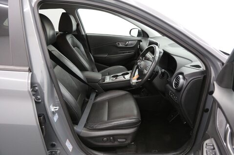 Hyundai KONA PREMIUM SE 21