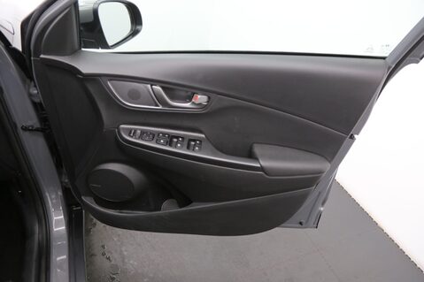 Hyundai KONA PREMIUM SE 20