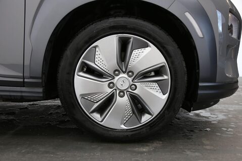 Hyundai KONA PREMIUM SE 29
