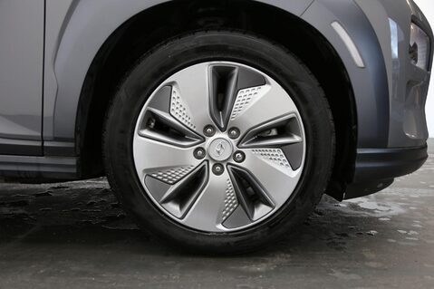 Hyundai KONA PREMIUM SE 29