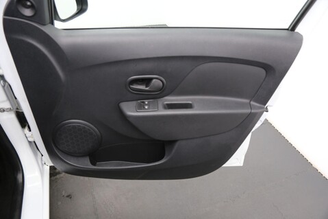 Dacia Sandero ESSENTIAL SCE 20