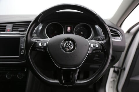 Volkswagen Tiguan SE NAV TDI BMT 4MOTION 10