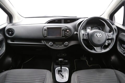 Toyota Yaris VVT-I DESIGN 9