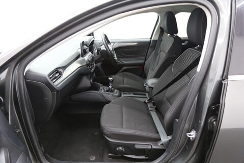 Ford Focus TITANIUM 23