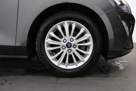 Ford Focus TITANIUM 26