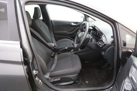 Ford Fiesta TITANIUM 21