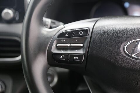 Hyundai KONA PREMIUM 15