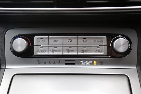 Hyundai KONA PREMIUM 13