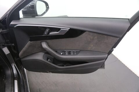 Audi A4 TFSI S LINE BLACK EDITION 20
