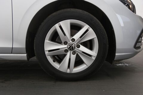 Volkswagen Golf LIFE TDI 25