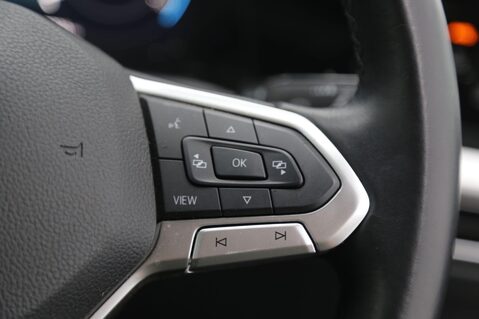 Volkswagen Golf LIFE TDI 12
