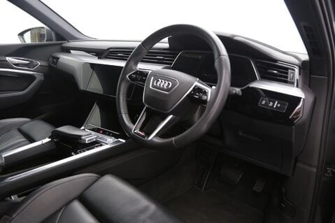 Audi E-Tron QUATTRO S LINE 21