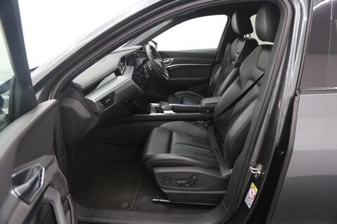 Audi E-Tron QUATTRO S LINE 23