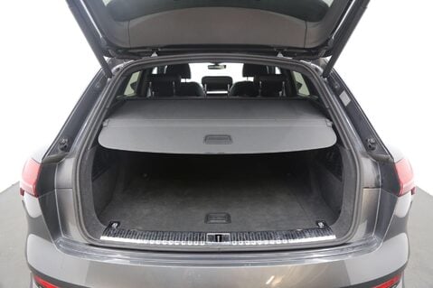 Audi E-Tron QUATTRO S LINE 25