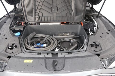 Audi E-Tron QUATTRO S LINE 28