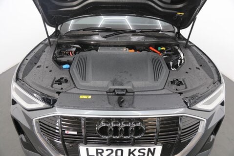 Audi E-Tron QUATTRO S LINE 29