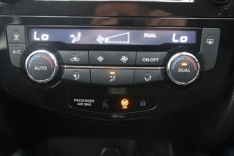 Nissan Qashqai DIG-T ACENTA PREMIUM 17