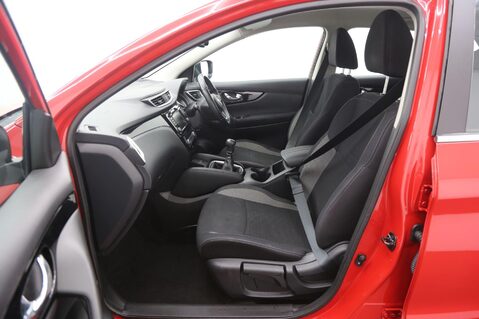 Nissan Qashqai DIG-T ACENTA PREMIUM 23