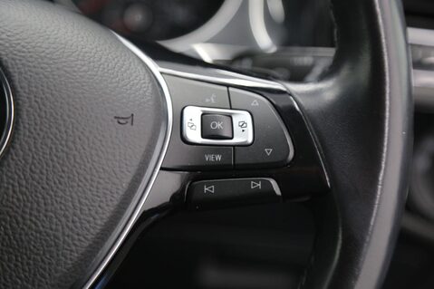 Volkswagen Golf GT TSI EVO DSG 12