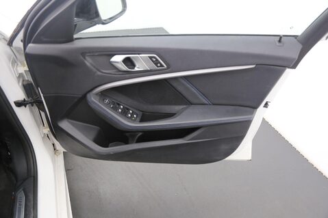 BMW 1 Series 118D M SPORT 19
