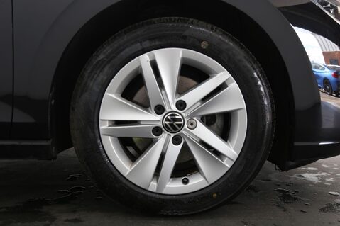 Volkswagen Golf LIFE TSI 25