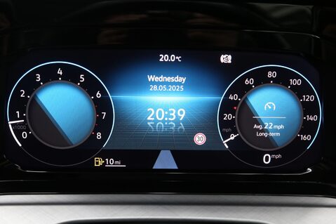 Volkswagen Golf LIFE TSI 14