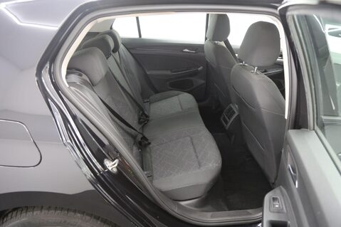 Volkswagen Golf LIFE TSI 21