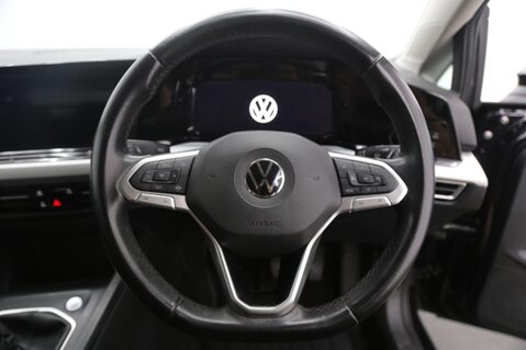 Volkswagen Golf LIFE TSI 10