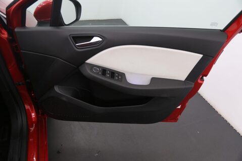 Renault Clio SE EDITION TCE 20