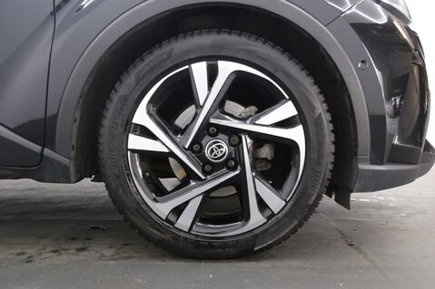 Toyota C-HR DESIGN 27