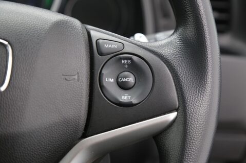 Honda Jazz I-VTEC SE 12