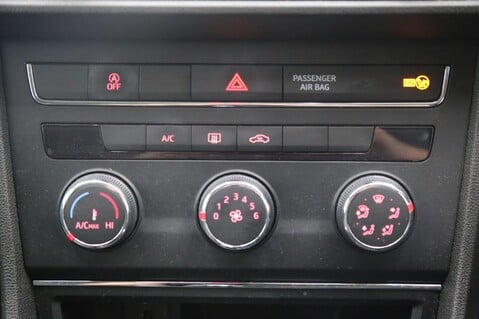 SEAT Leon TDI SE DYNAMIC DSG 15