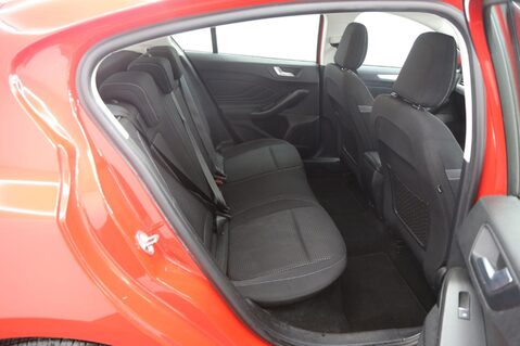 Ford Focus ZETEC 22