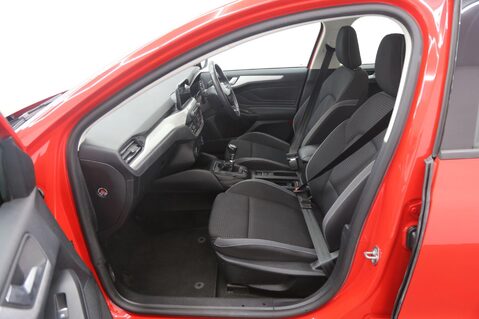 Ford Focus ZETEC 23