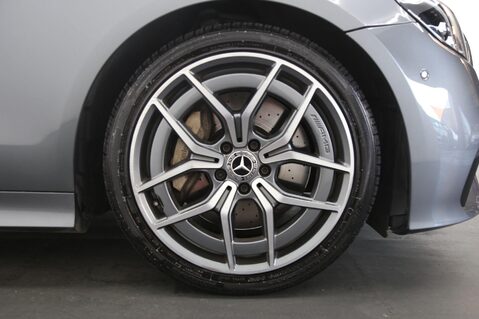 Mercedes-Benz E Class E 300 AMG LINE PREMIUM 26