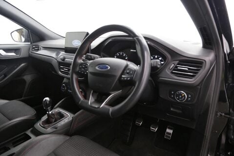 Ford Focus ST-LINE X 21