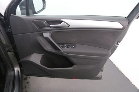 Volkswagen Tiguan SE NAV TSI 19