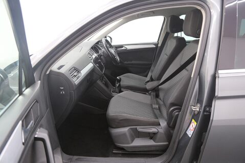 Volkswagen Tiguan SE NAV TSI 22