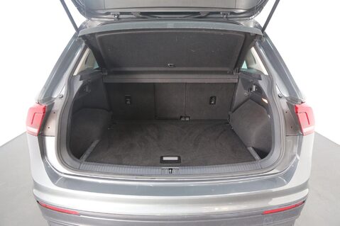 Volkswagen Tiguan SE NAV TSI 25