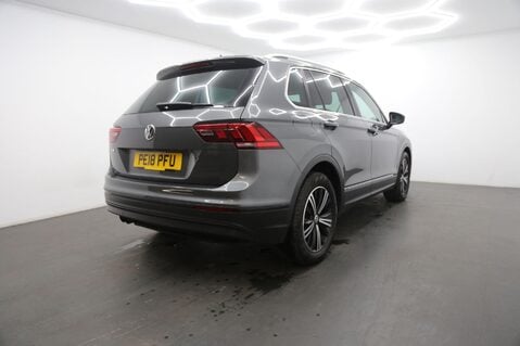 Volkswagen Tiguan SE NAV TSI 5