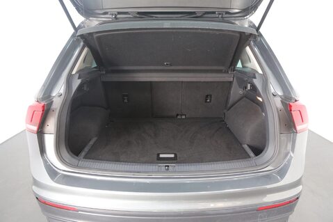 Volkswagen Tiguan SE NAV TSI 25