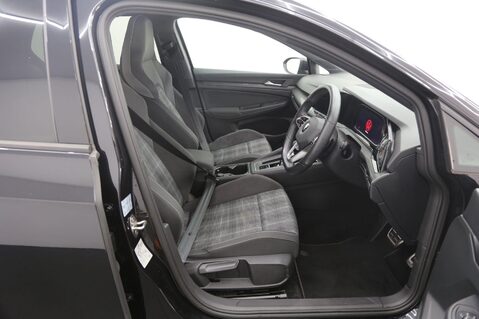 Volkswagen Golf GTD TDI DSG 21