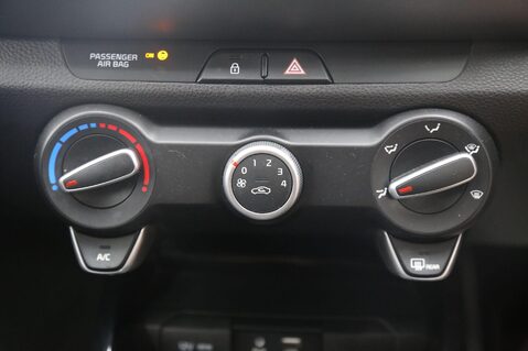 Kia Stonic MAXX 17