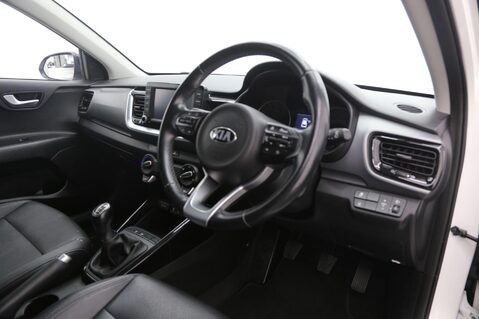 Kia Stonic MAXX 21