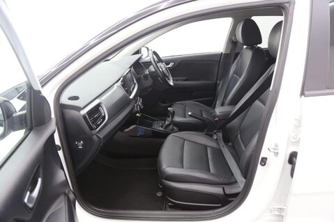 Kia Stonic MAXX 22
