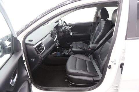 Kia Stonic MAXX 22