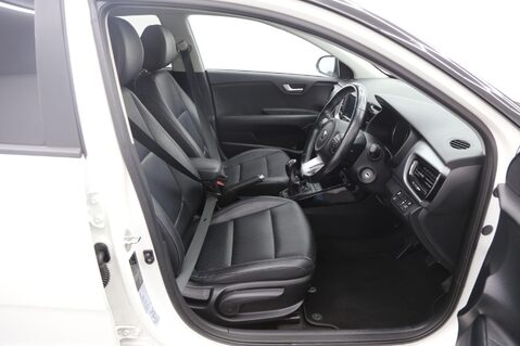 Kia Stonic MAXX 20