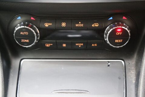 Mercedes-Benz GLA GLA 180 AMG LINE EDITION 18