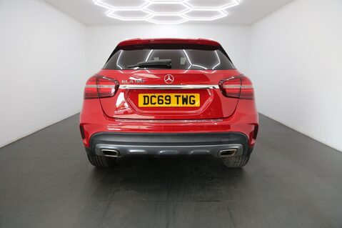 Mercedes-Benz GLA GLA 180 AMG LINE EDITION 6