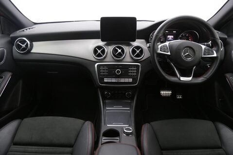 Mercedes-Benz GLA GLA 180 AMG LINE EDITION 9